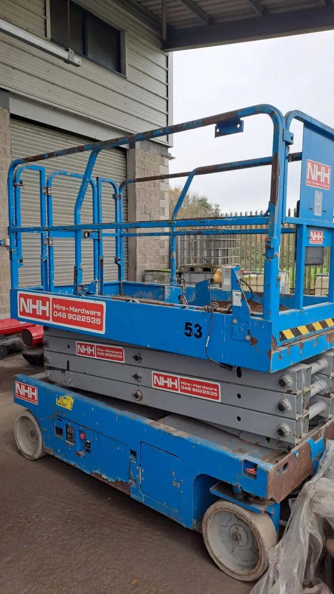 GENIE 26 FT SCISSOR LIFT - Image 1