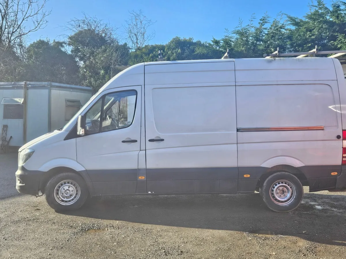 Mercedes-Benz Sprinter 2015 - Image 2
