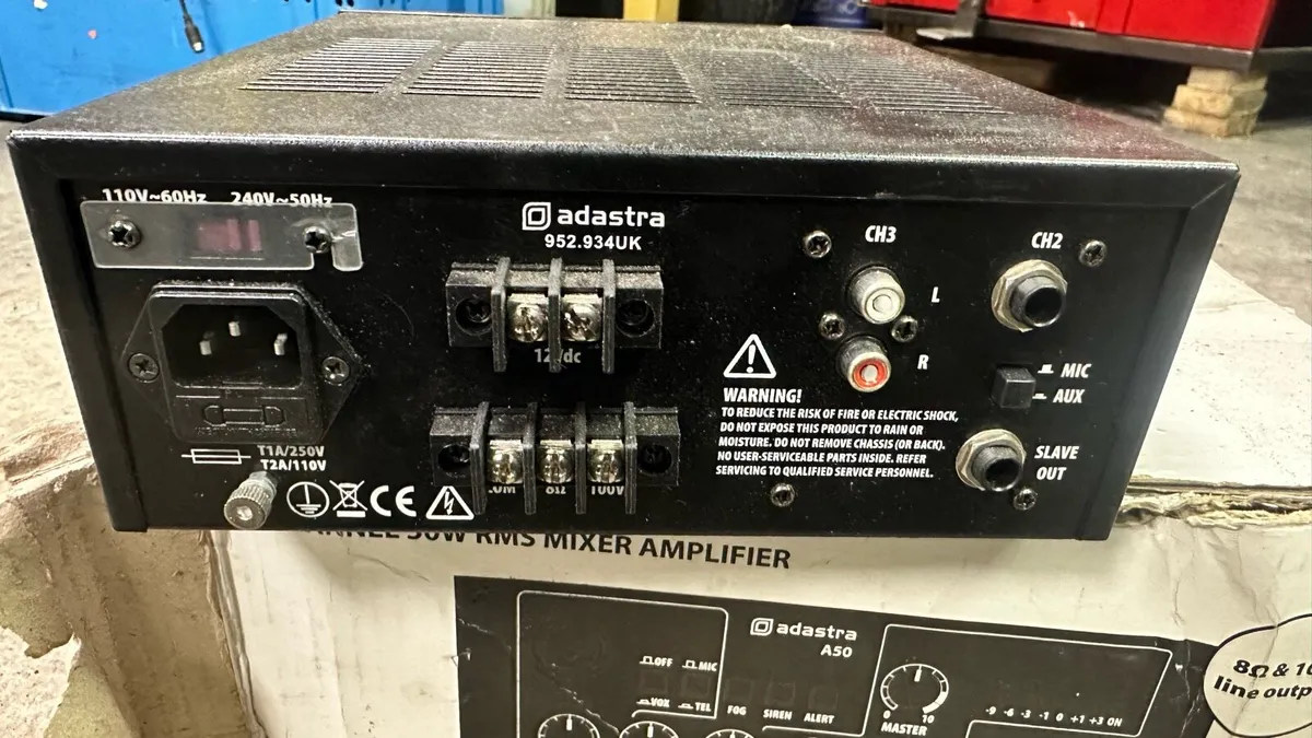 Adastra A50 12v - 220v amplifier &mixer & 2 horns - Image 3