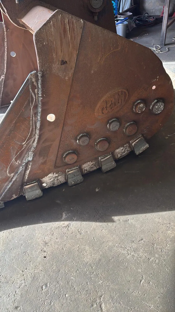 Wearparts teeth, tips, adaptors. - Image 3