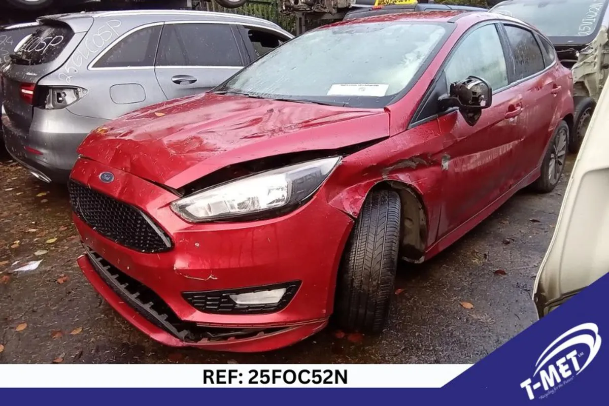 2018 FORD FOCUS BREAKING FOR PARTS - Image 1
