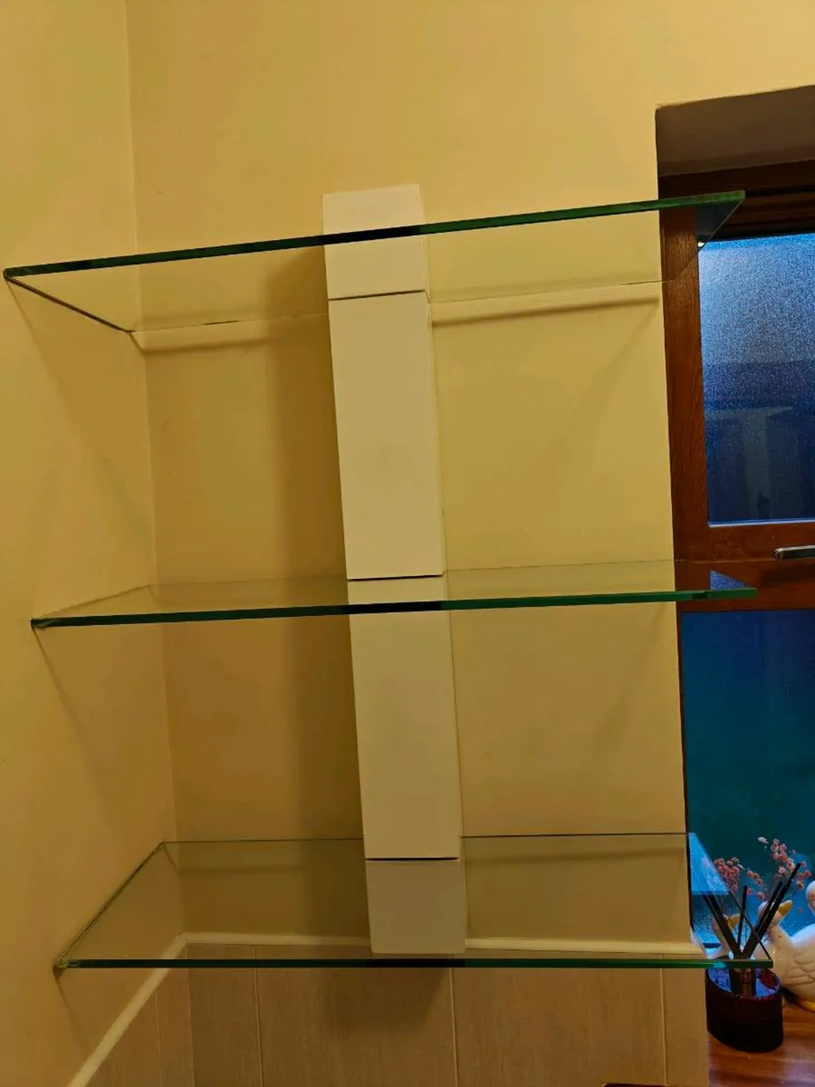 Glass display shelf - Image 2