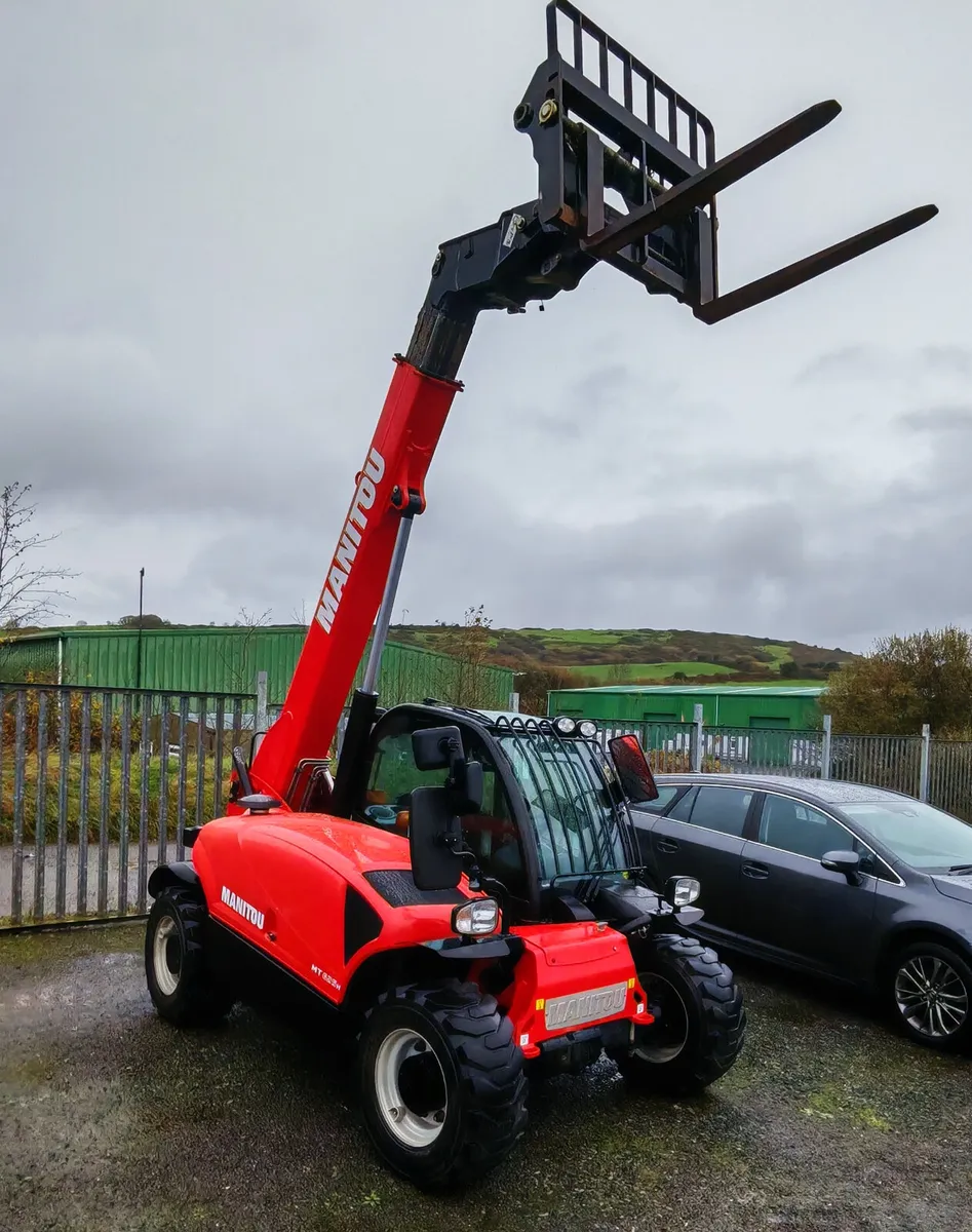 Manitou Telehandler - Image 2