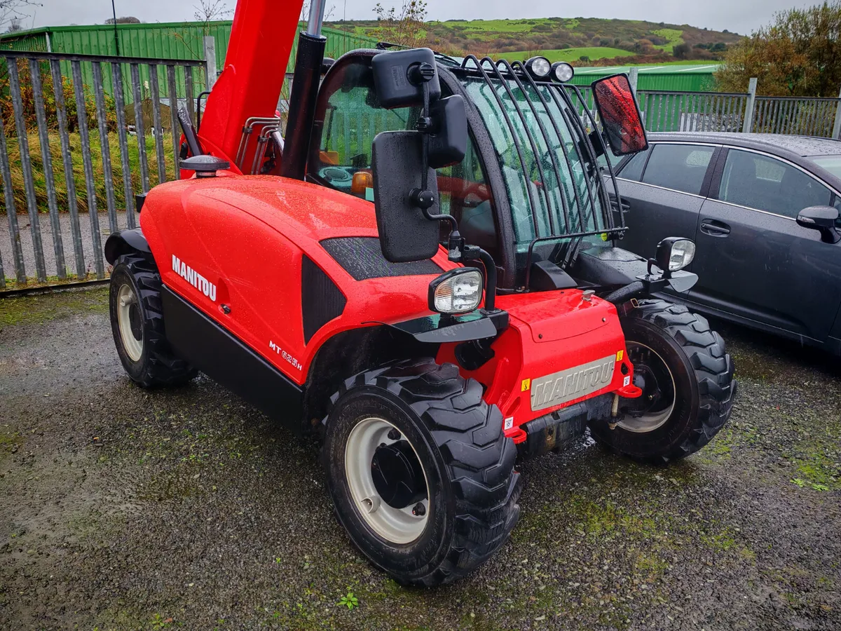 Manitou Telehandler - Image 1