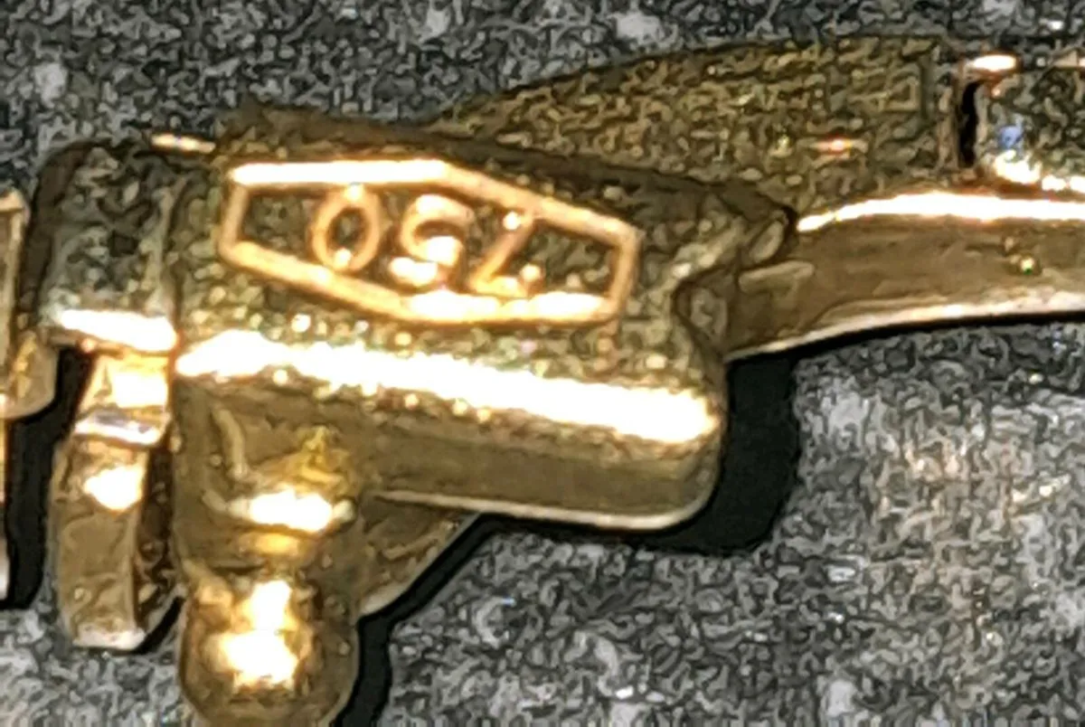 Entire stock of antiques, jewellery, rug,paintings