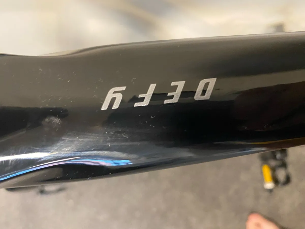 (Never Used!)GIANT Defy Advanced 2 XL + free acces - Image 3