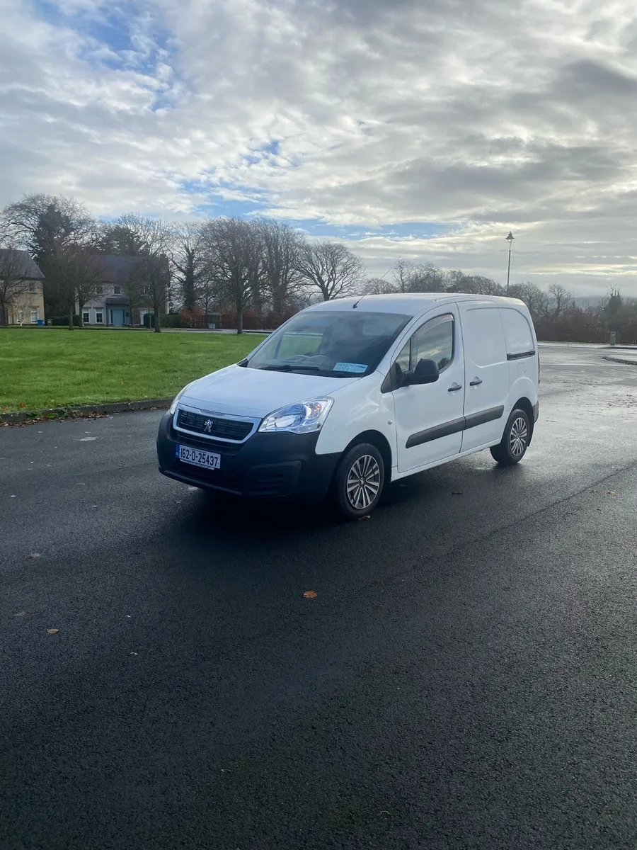 Peugeot partner 162 1.6 hdi doe 10/26 3 seater - Image 1
