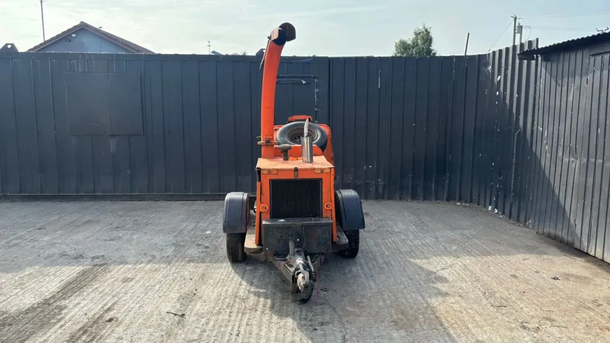 Timberwolf CH35DH Single Axle Diesel Wood Chipper - Image 2