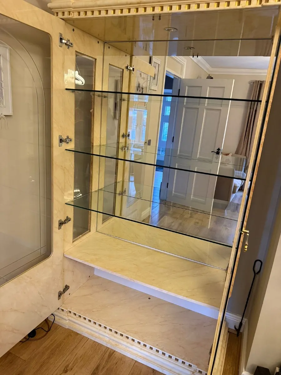 Italian china cabinet - Image 2