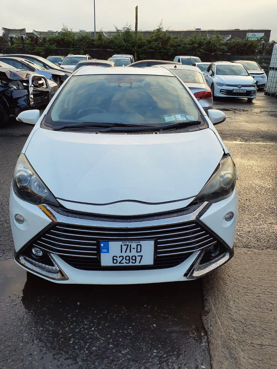 100 damage repairables for sale - Image 1