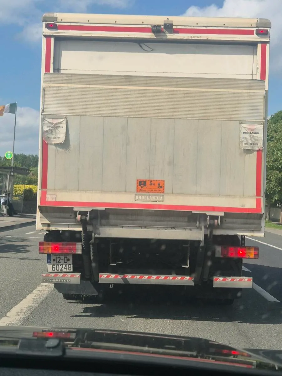 Mercedes truck - Image 4