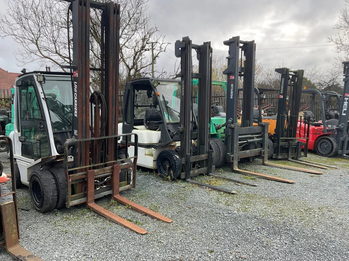 FORKLIFT - Image 1