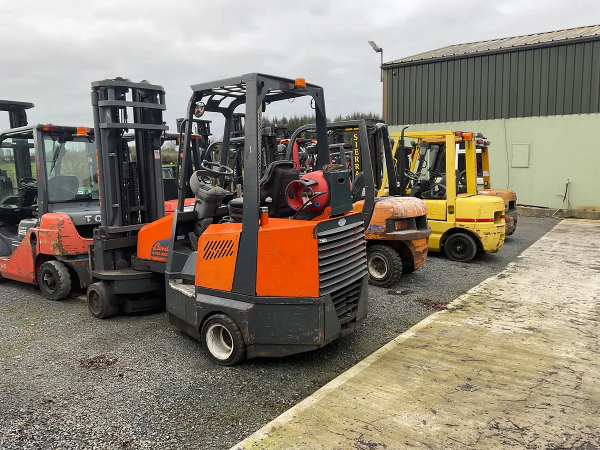 FORKLIFT - Image 1
