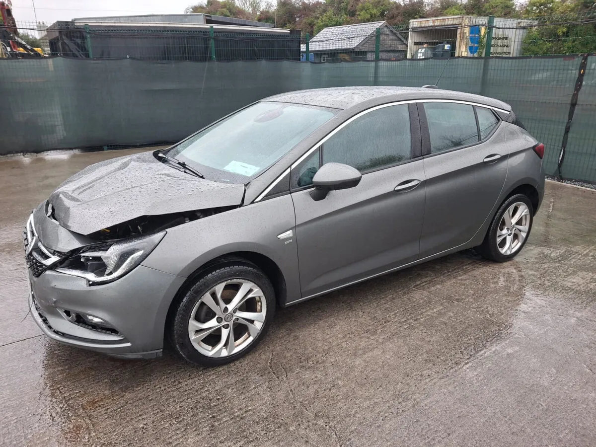 2017 Opel Astra  SRI 1.4 Petrol - Image 2