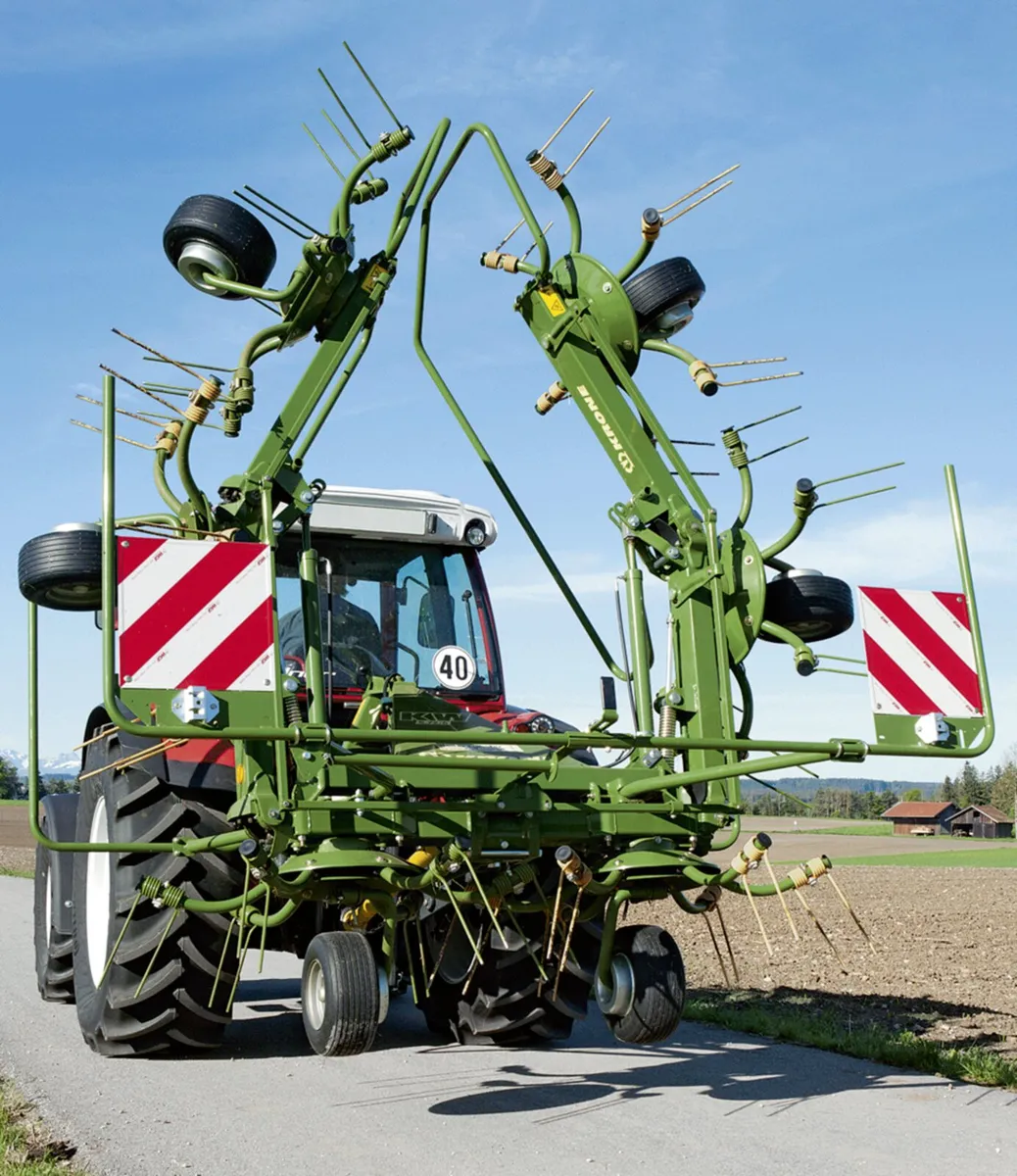 KRONE KWT Trailed Rotary Tedders - Image 1