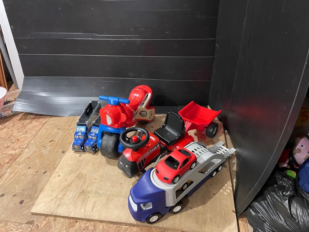 Toys - Image 3