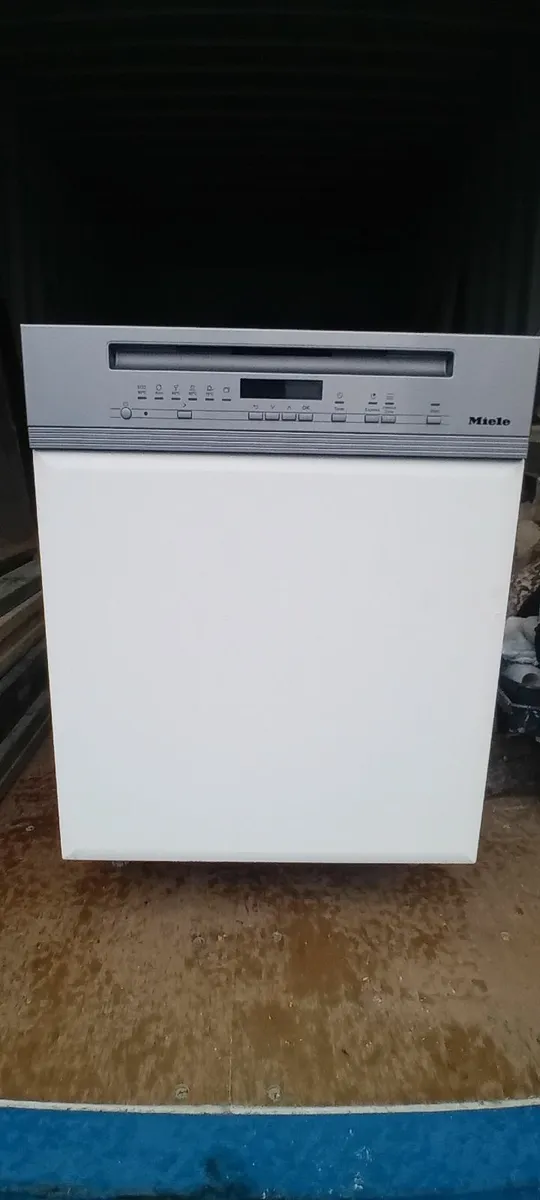 Dishwasher - Image 1