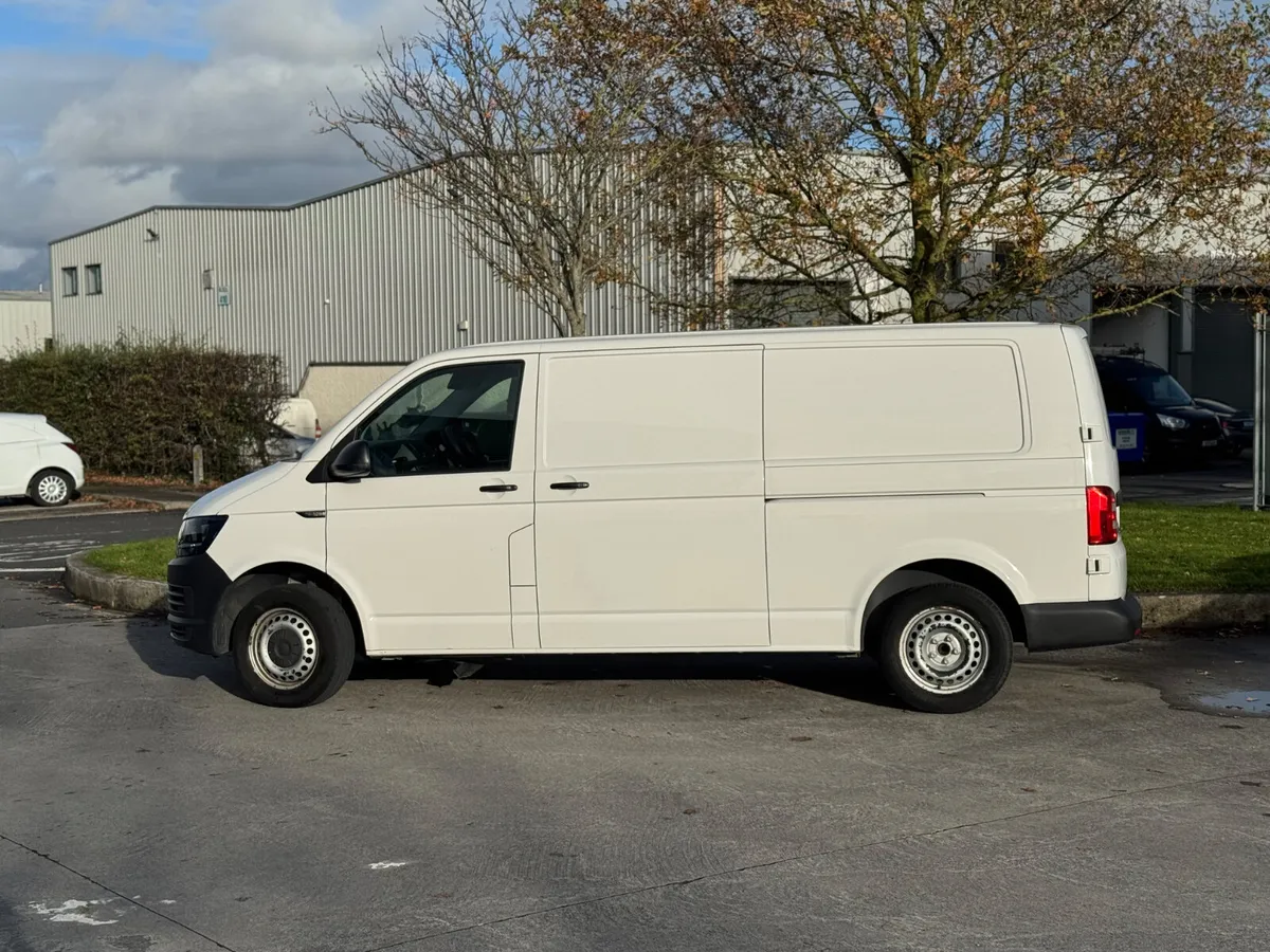 Volkswagen Transporter 2018 - Image 2