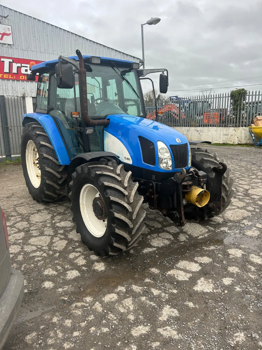 2004 New Holland TL100a - Image 4