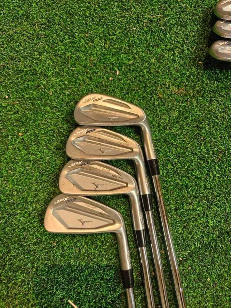 Mizuno JPX 900 Tour Irons - Image 1