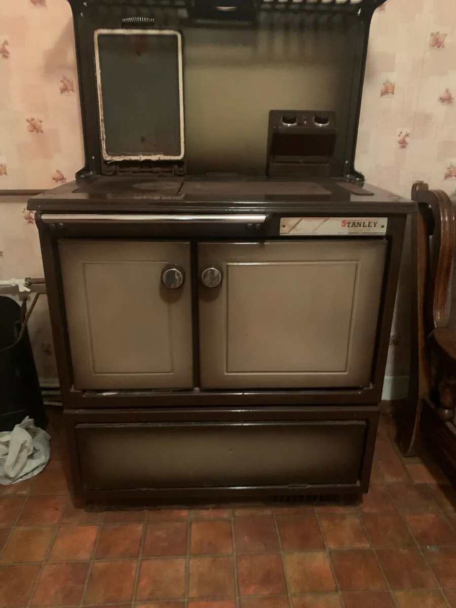 Stanley 90 range cooker - Image 1