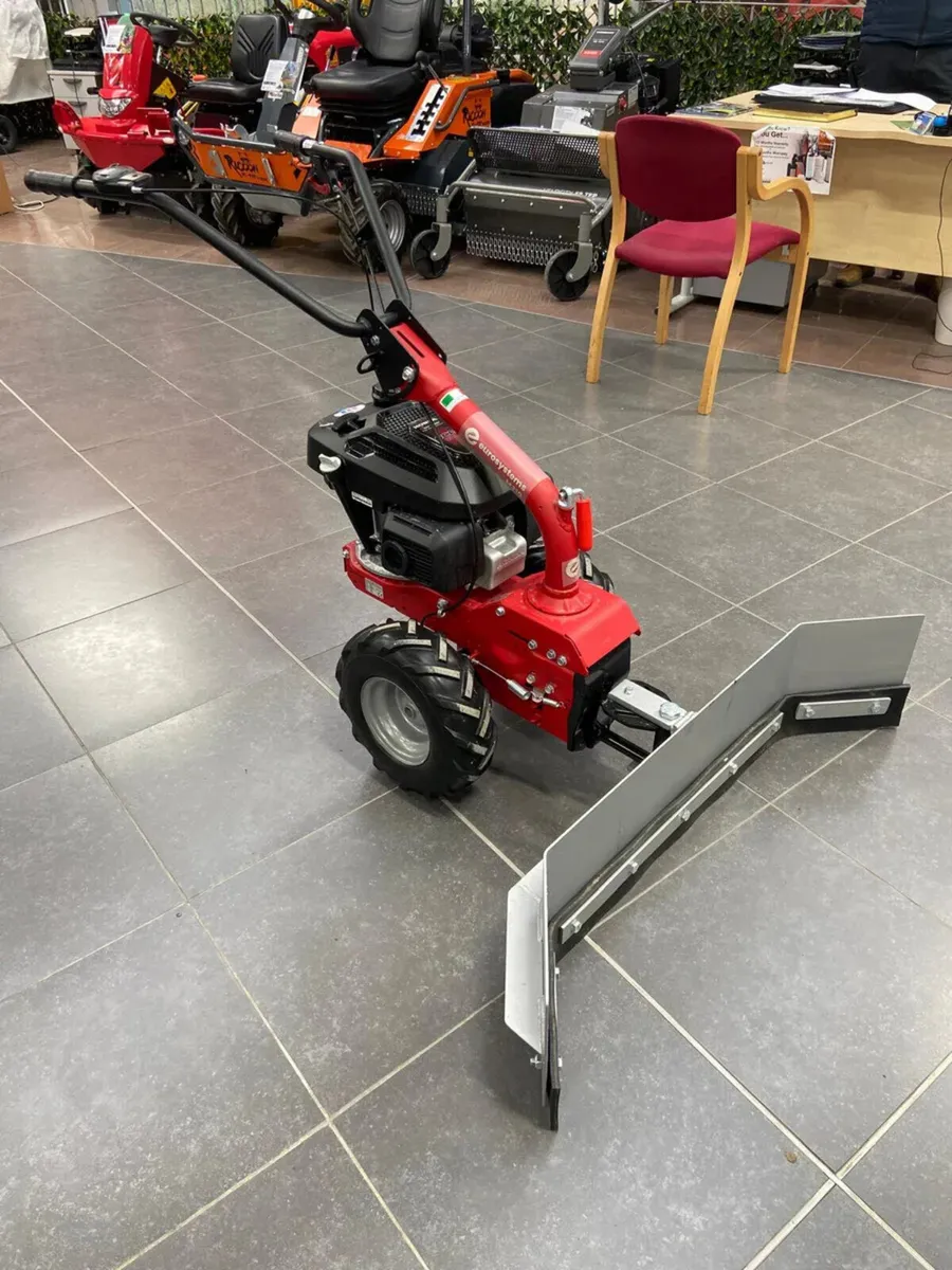 Petrol Yard Scraper - Image 2