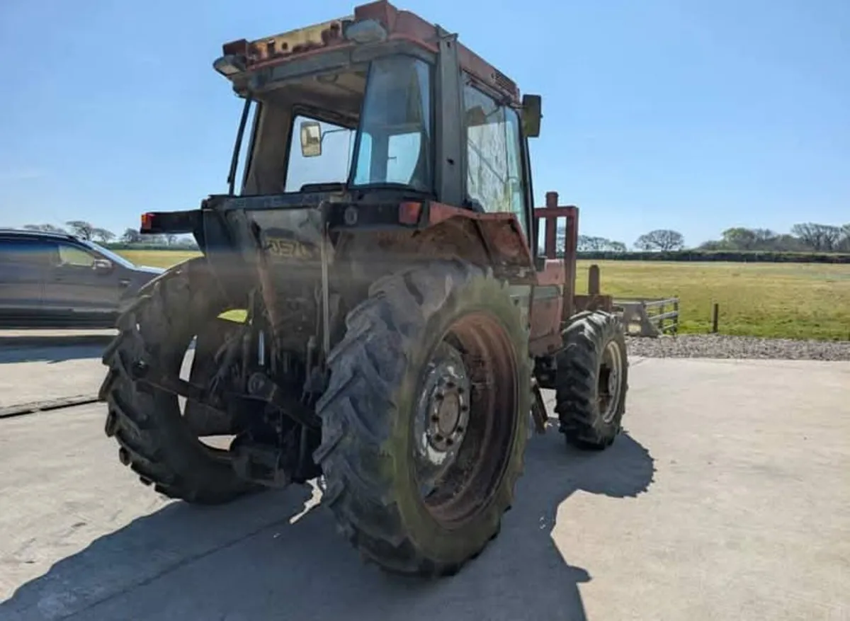 CASE IH 856XL 4WD C/W FRONT FORKLIFT WlLL SEPERATE - Image 2