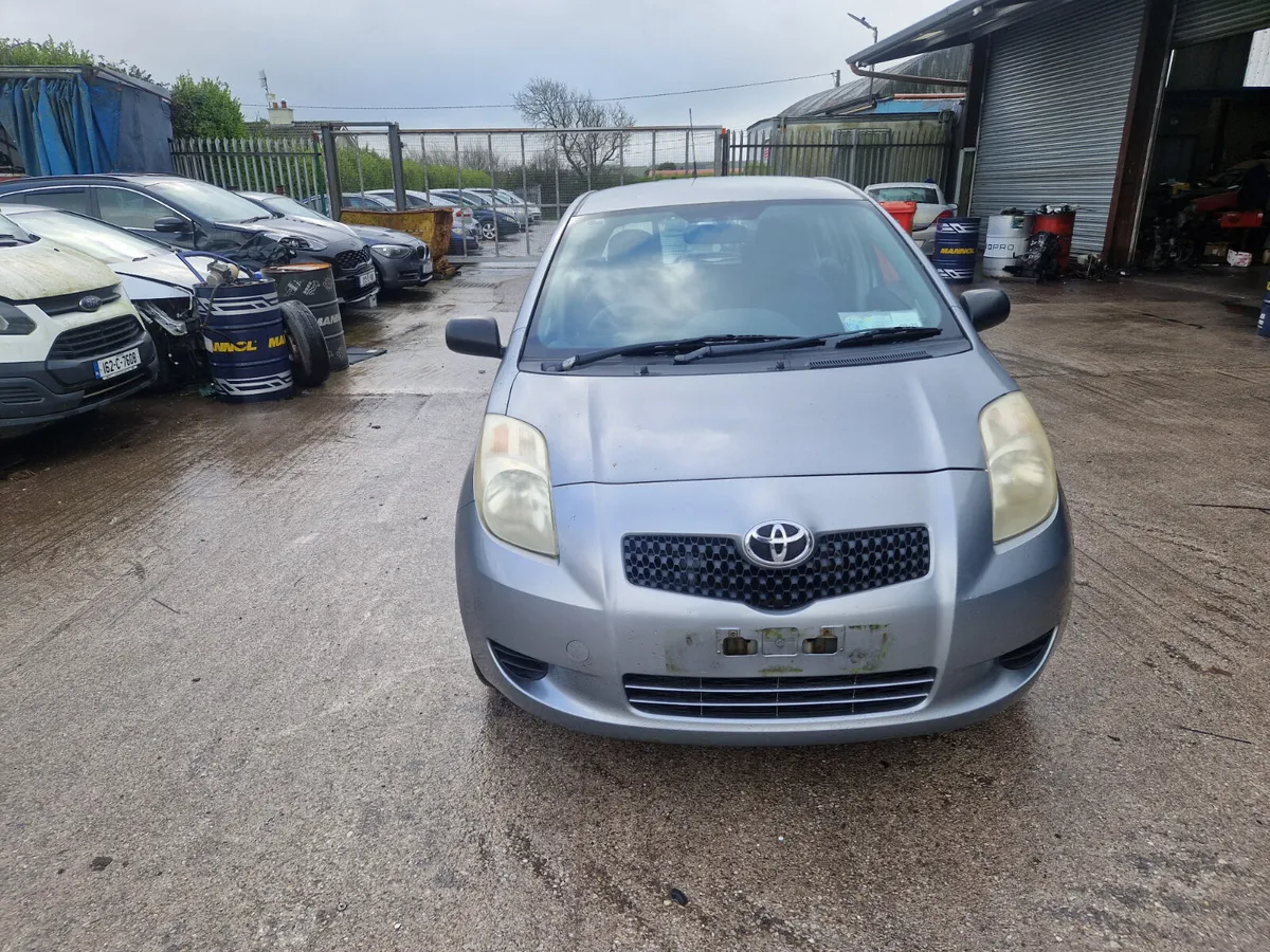 06 Yaris 1.0 for breaking - Image 1
