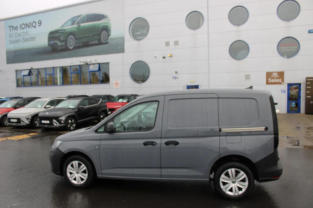 Volkswagen Caddy 2023 - Image 2