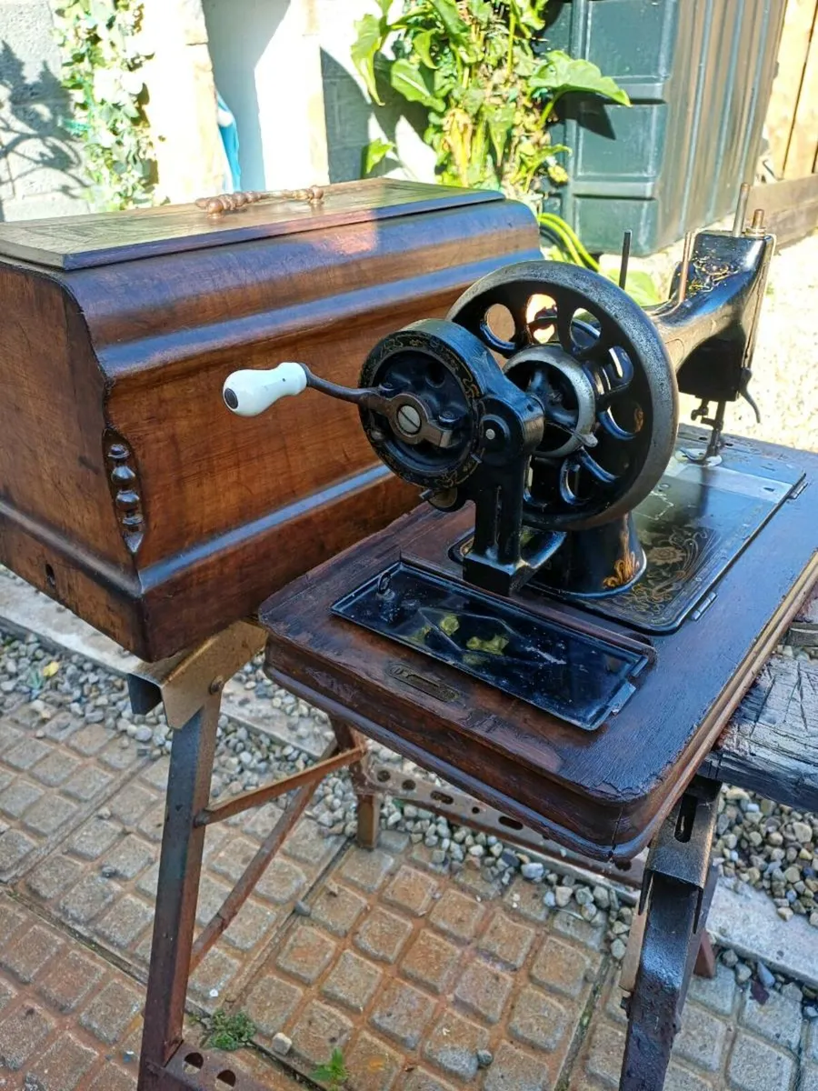 Antique Frister & Rossman Sewing Machine - Image 3