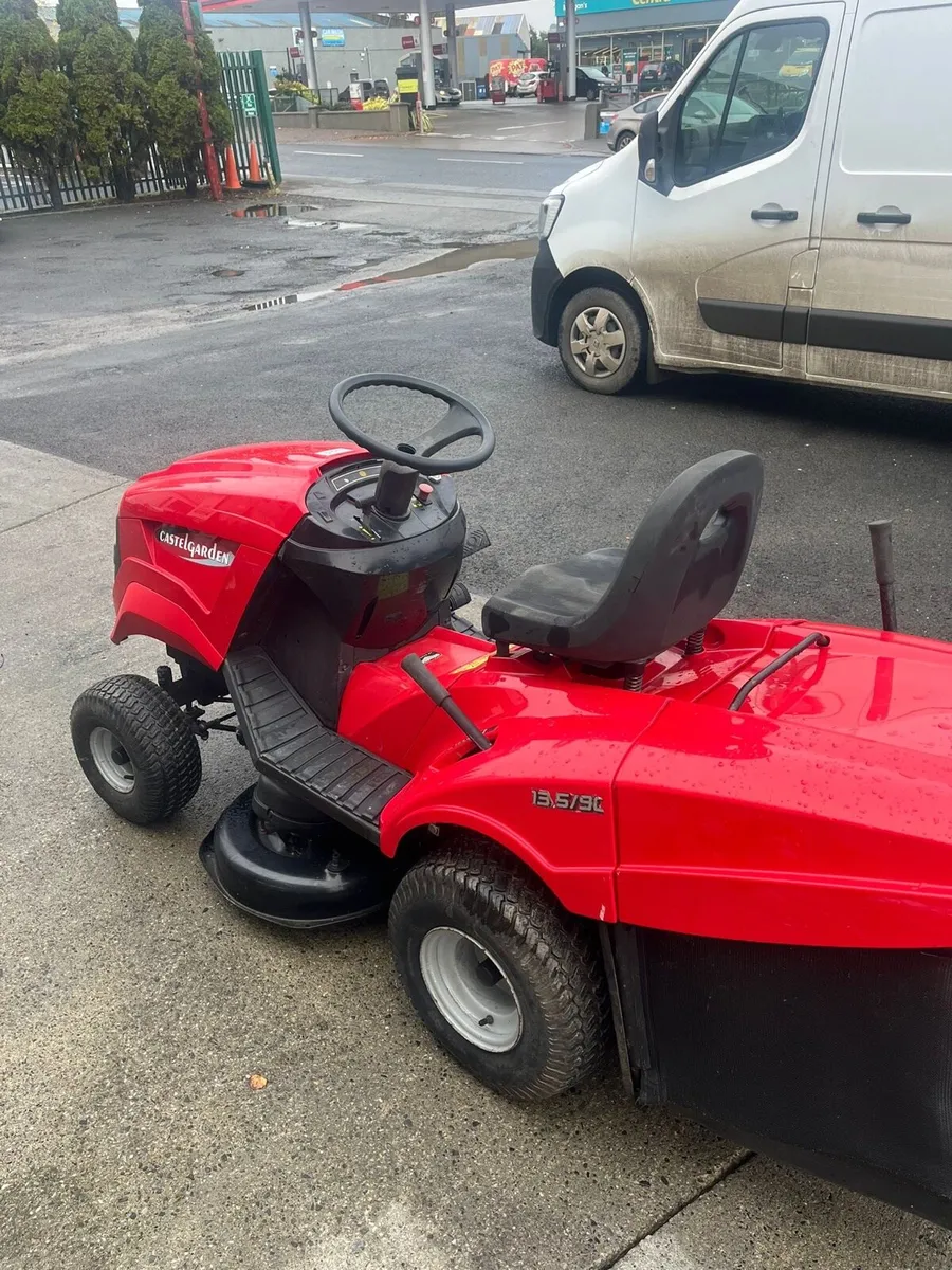 Castle garden ride on mower - Image 3