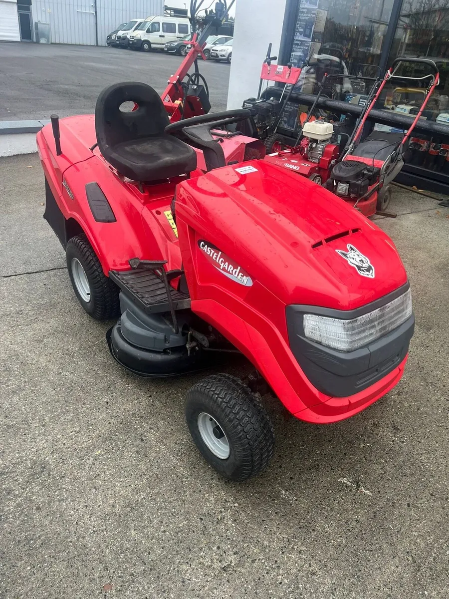 Castle garden ride on mower - Image 4