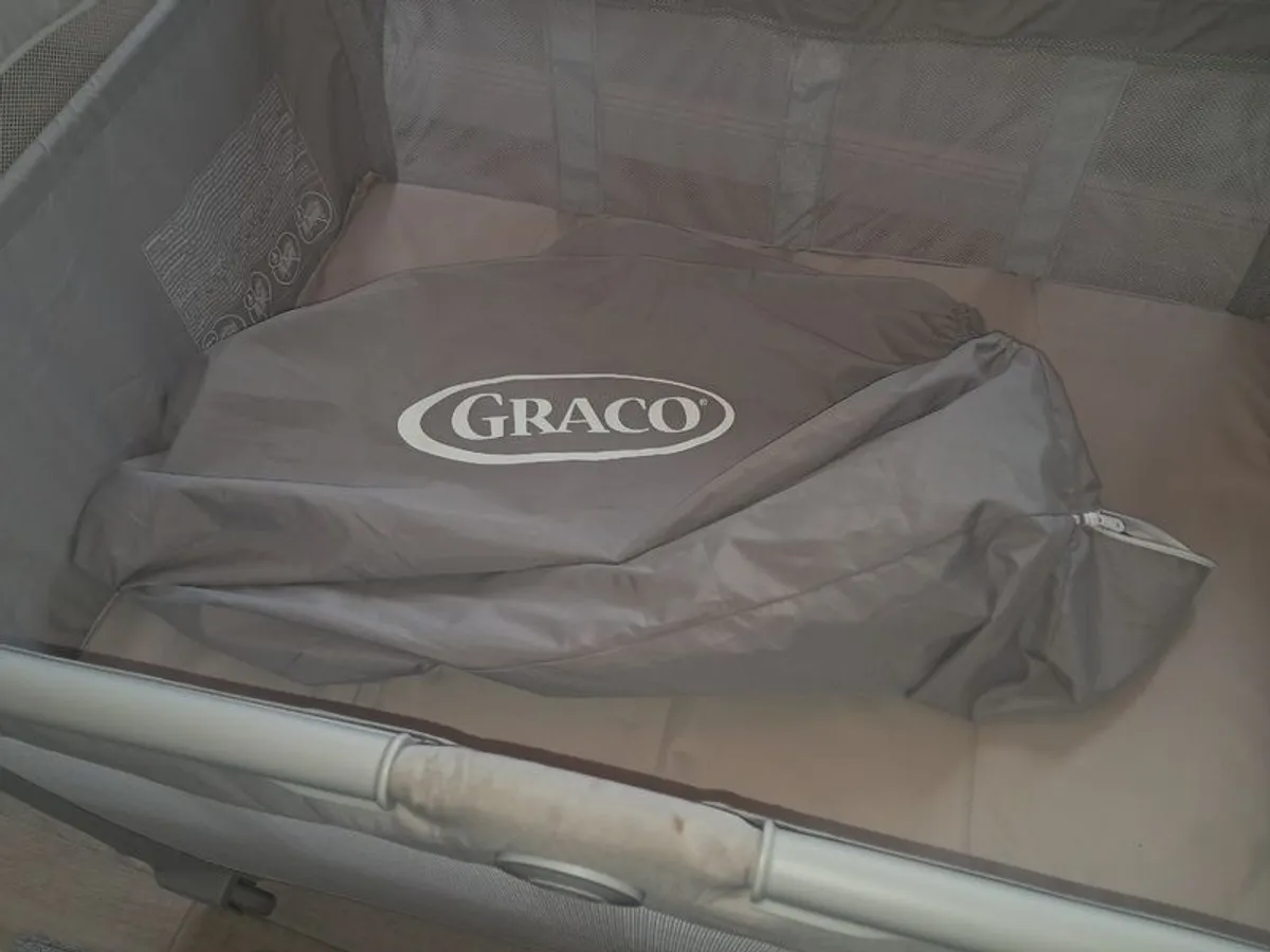 Graco Travel Cot - Image 3