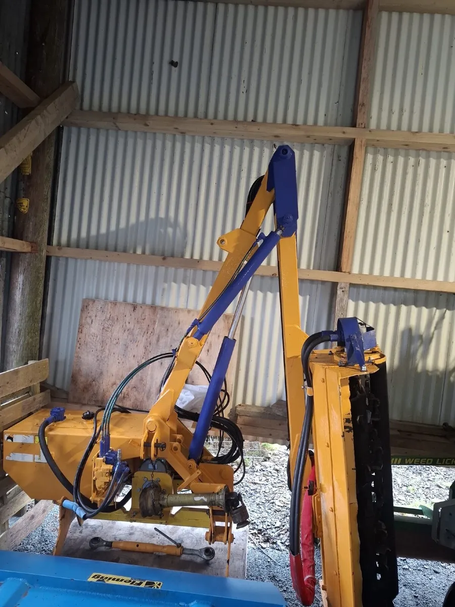 HEDGE CUTTER - Image 1