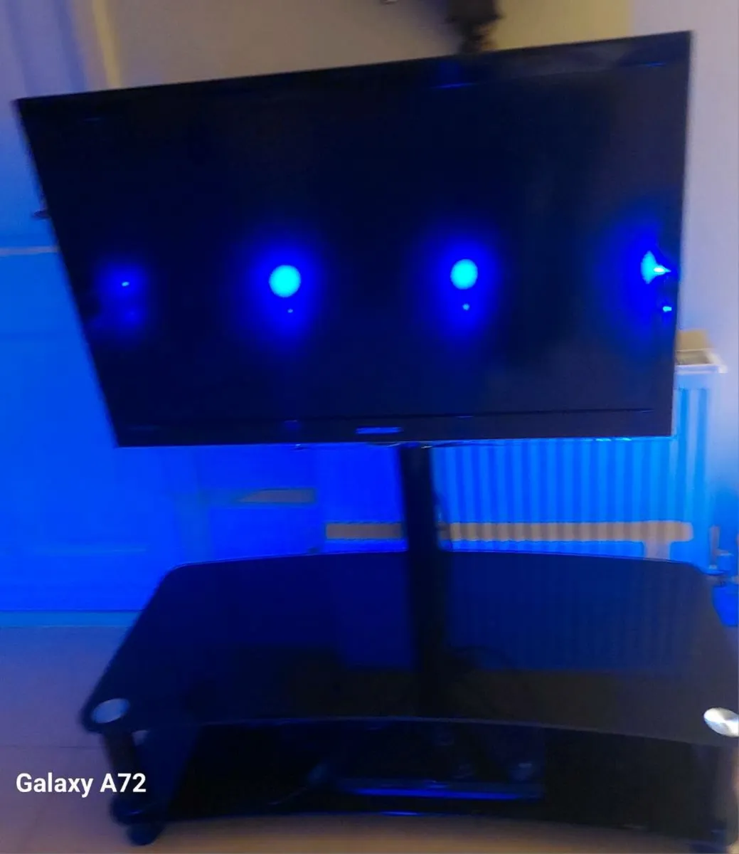 44" samsungTV on blackglasstand, match coffeetable - Image 2