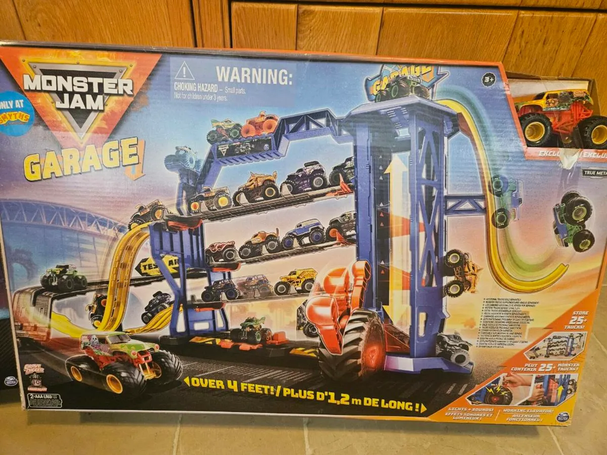 Monster Jam Garage
