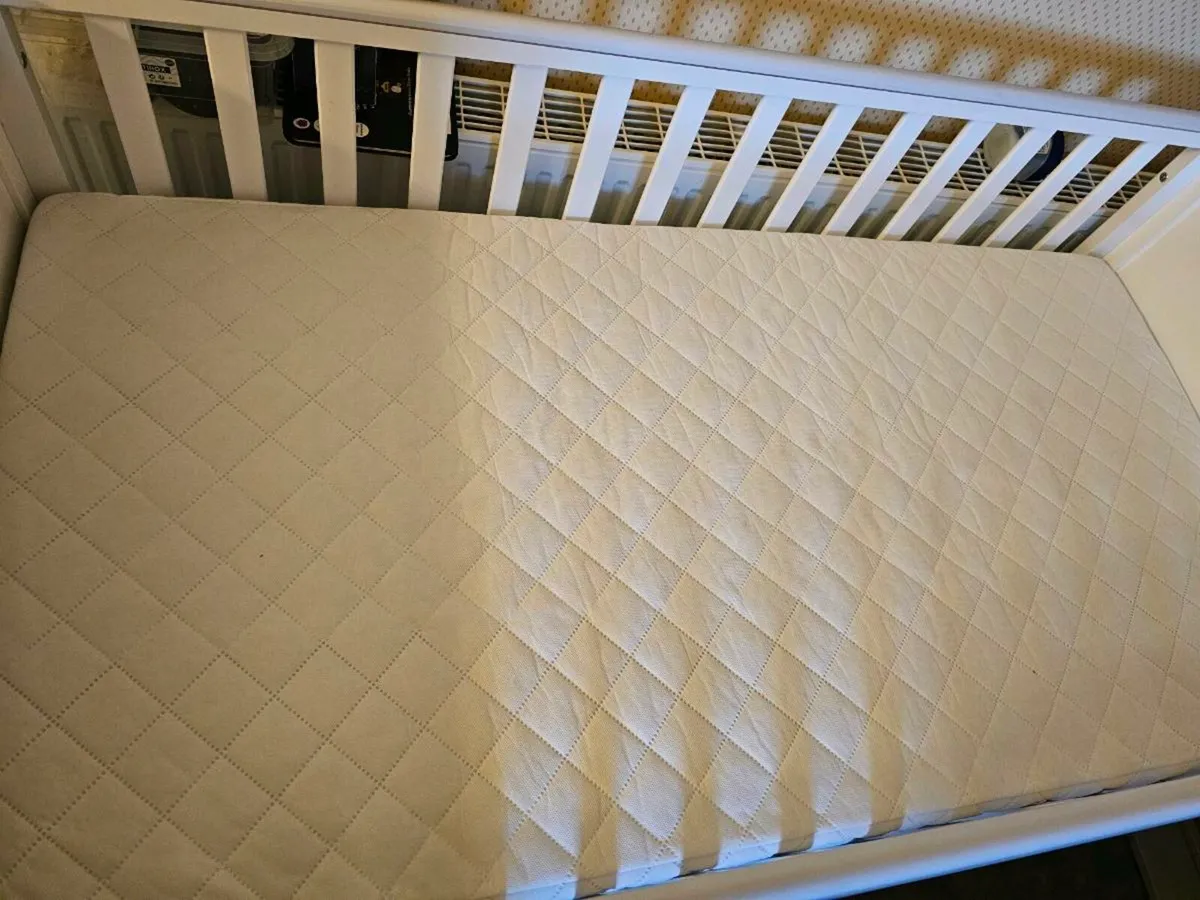 Baby cot and mattress - Image 1