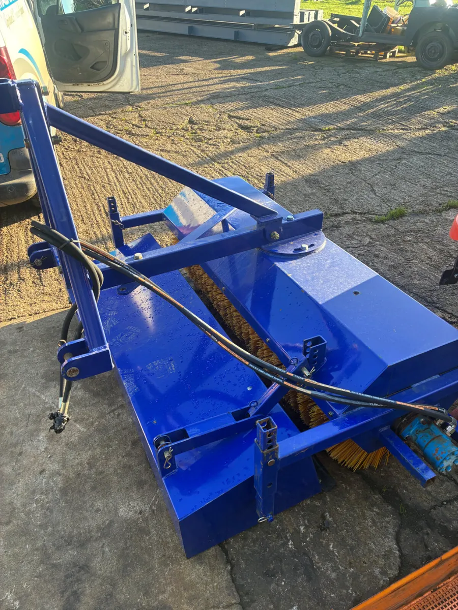 Hyd drive road brush - Image 2