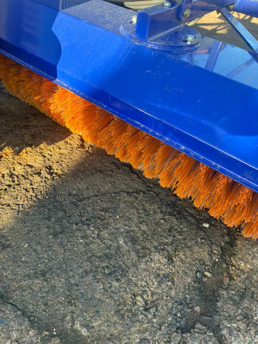 Hyd drive road brush - Image 3