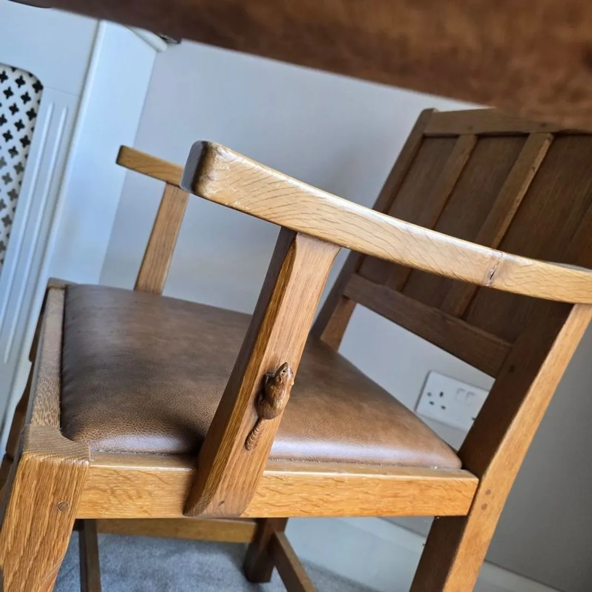 Vintage 'Beaver' Dining table and Chairs. - Image 4