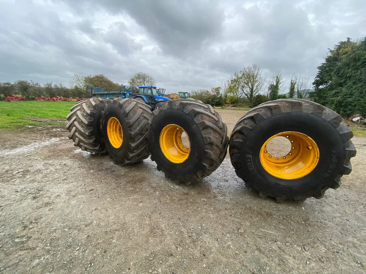 Jcb 414/416 rims and tyres - Image 3