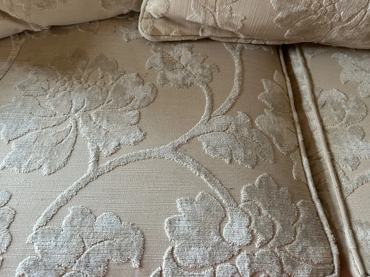 French chic 3 piece couch - Image 4