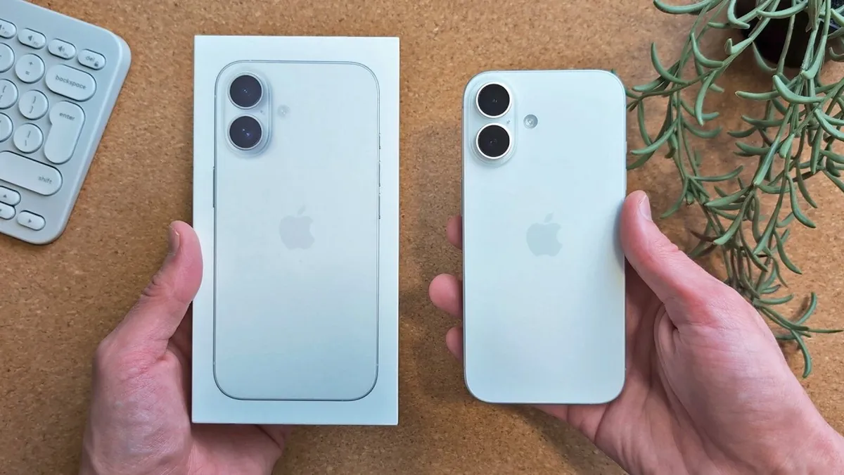 iPhone 16 unlocked  battery 🔋 💯