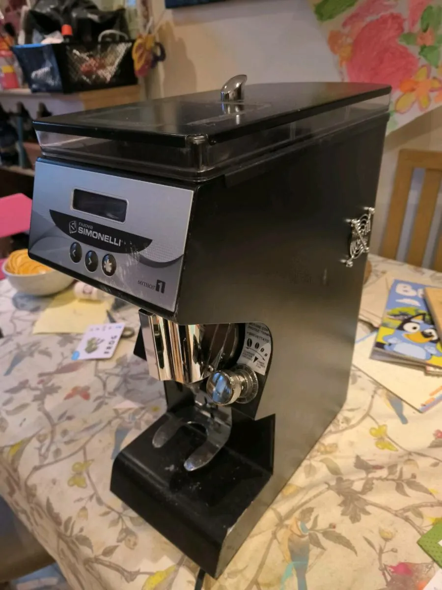Nouva Simonelli mythos one Coffee grinder - Image 2