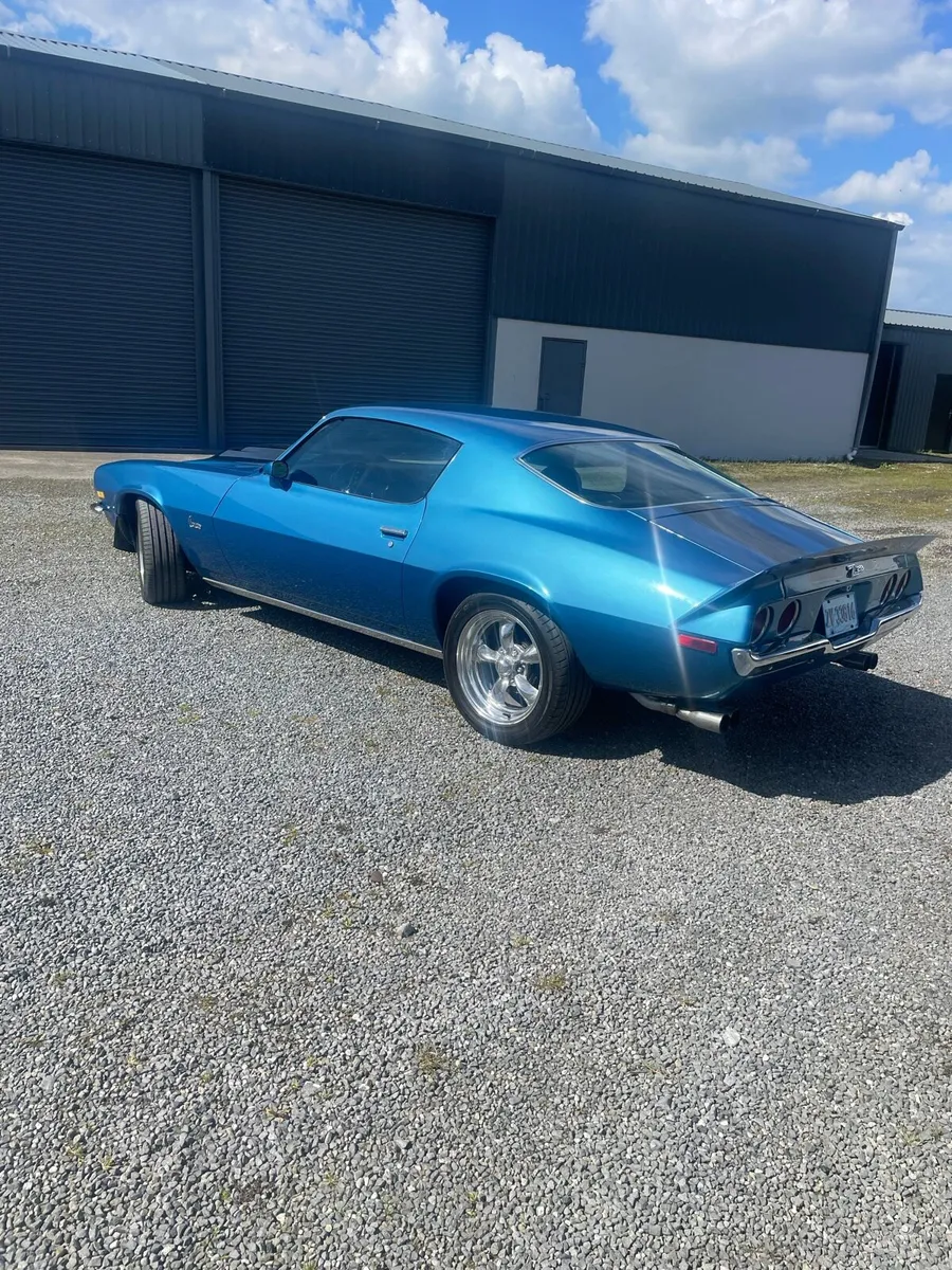 Chevrolet camaro - Image 2