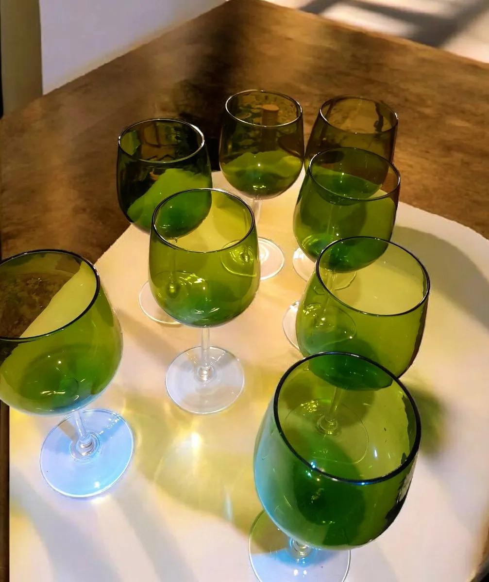 Elegant tall green wine glasses set of 8 - Image 2