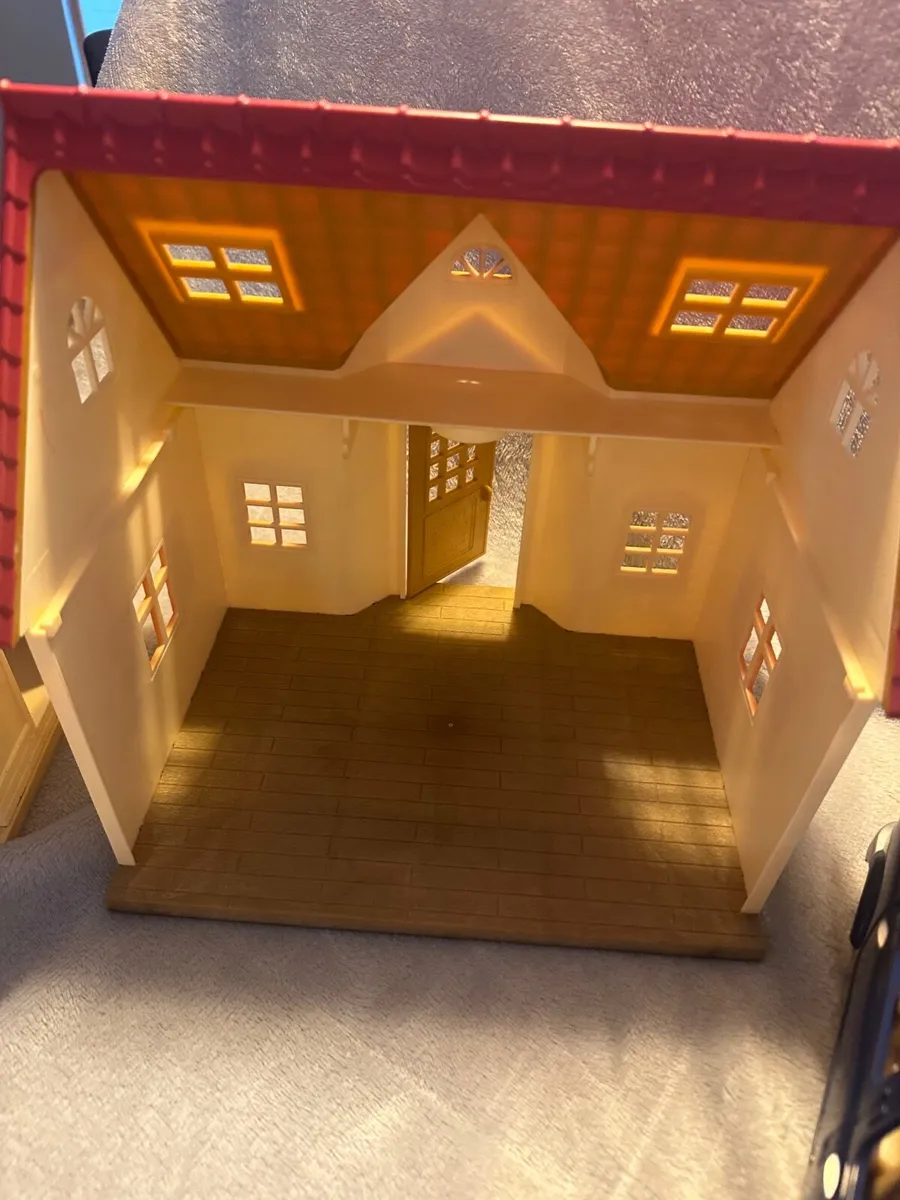 Sylvanian Family and House - Image 2