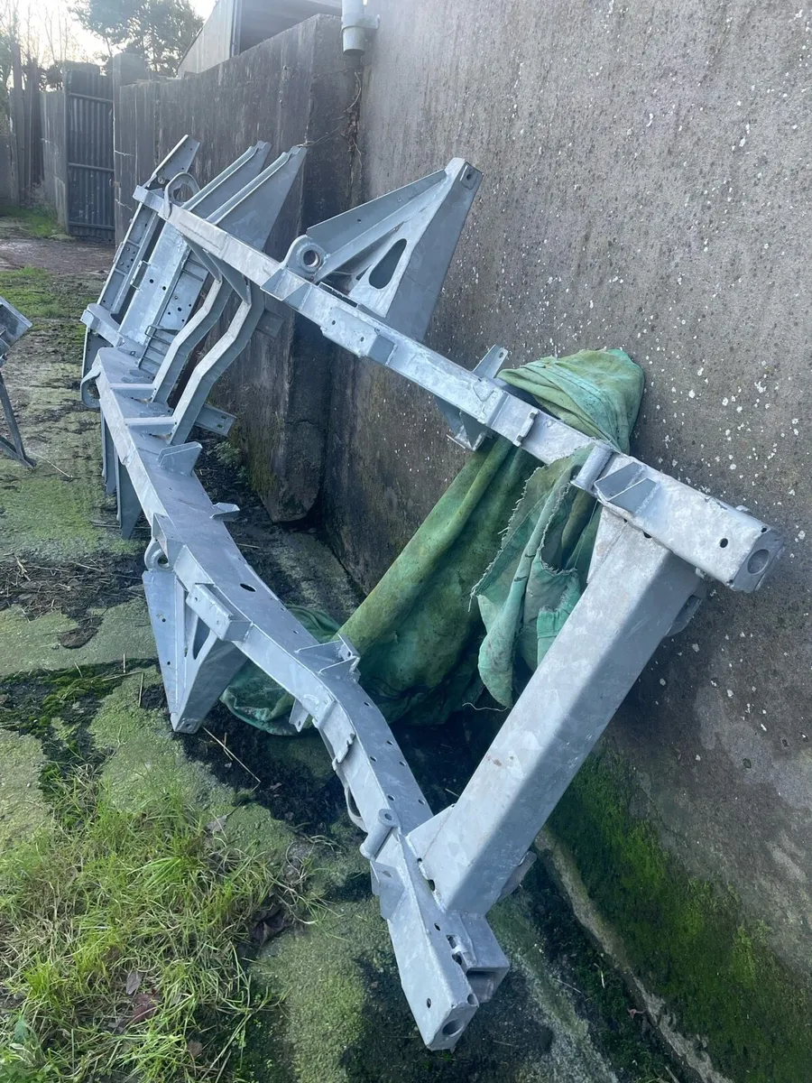 Landrover defender galvanised chassis defender 130 - Image 3