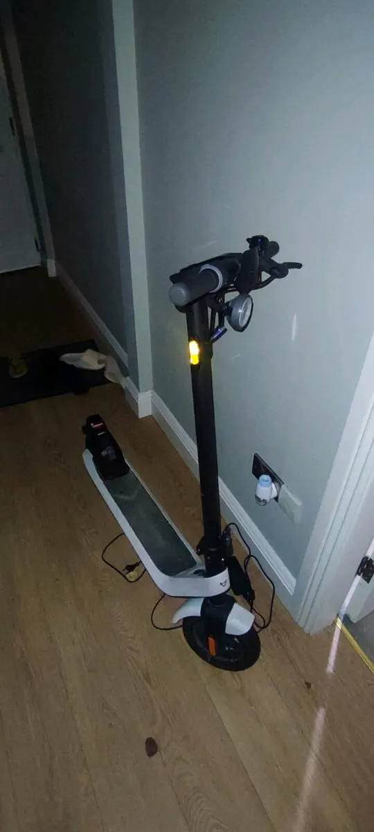 NIU KQi2 Electric Scooter – Good Condition – Recen - Image 3