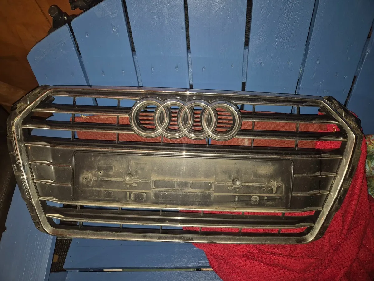 Audi A4 Grill + Xenon headlight - Image 1